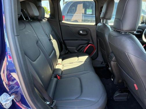 Jetset Blue 2018 Jeep Renegade Trailhawk