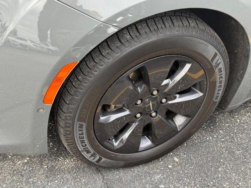 Ceramic Gray Clearcoat 2020 Chrysler Pacifica Hybrid Limited