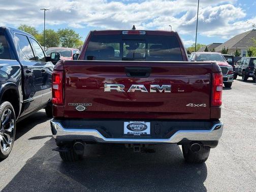 Delmonico Red Pearlcoat 2025 RAM 1500 Big Horn/Lone Star