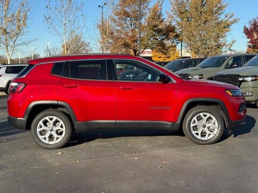 2025 Jeep Compass Latitude