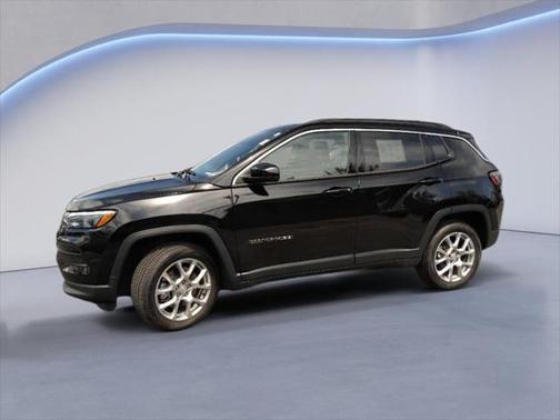 2024 Jeep Compass Latitude Lux