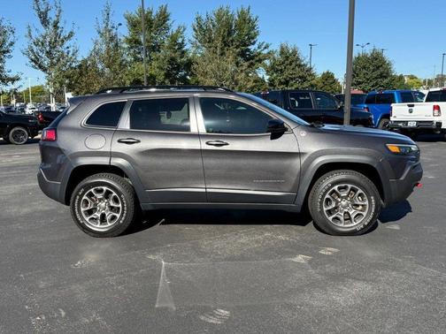 2022 Jeep Cherokee Trailhawk