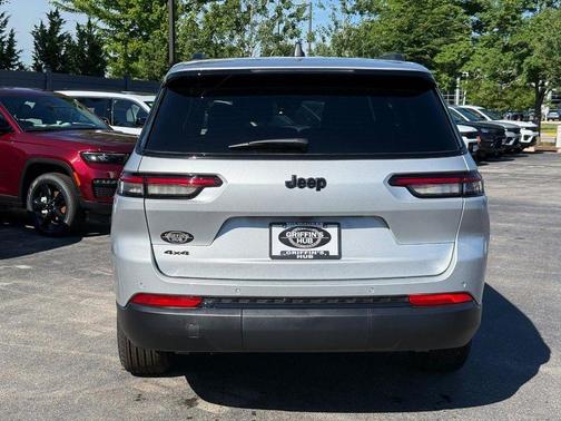 Silver Zynith 2025 Jeep Grand Cherokee Altitude
