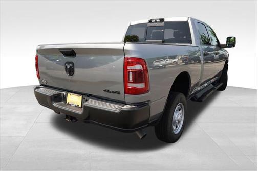 2024 RAM 2500 Tradesman Crew Cab 4x4 6'4' Box