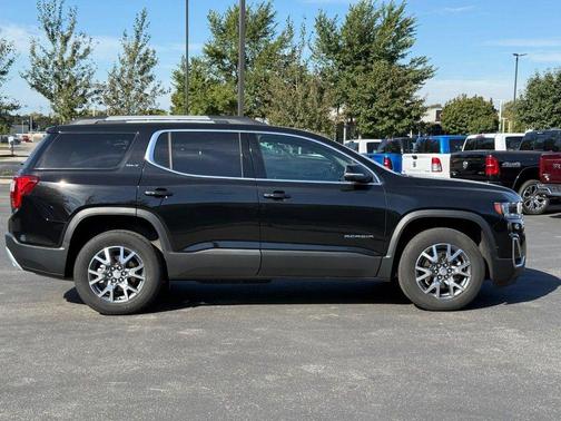2023 GMC Acadia AWD SLT