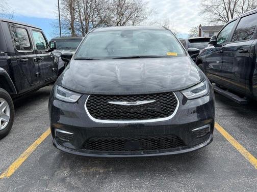 2025 Chrysler Pacifica L