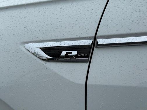 2021 Volkswagen Tiguan 2.0T SE R-Line Black 4MOTION