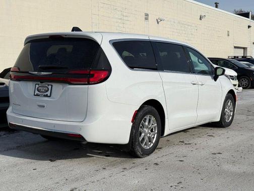 2026 Chrysler Pacifica L