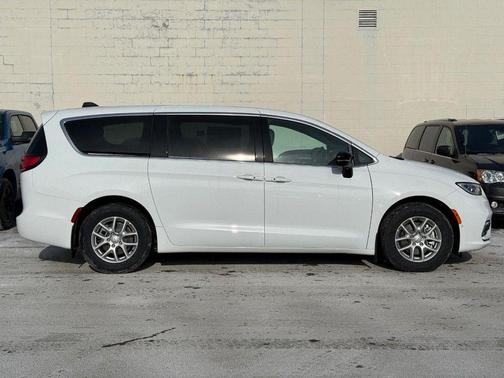 2026 Chrysler Pacifica L