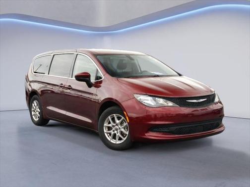 2022 Chrysler Voyager LX