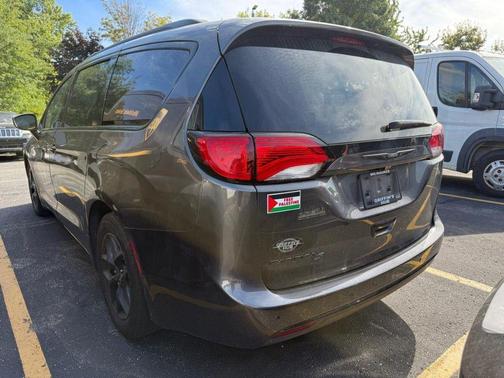 2018 Chrysler Pacifica Touring-L