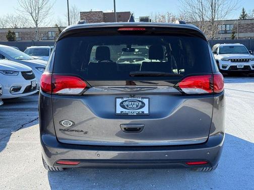 2018 Chrysler Pacifica Touring-L