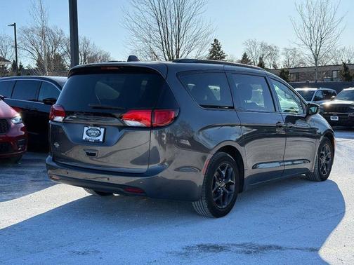 2018 Chrysler Pacifica Touring-L