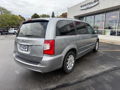 2014 Chrysler Town & Country Touring