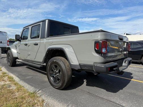 2021 Jeep Gladiator Sport S
