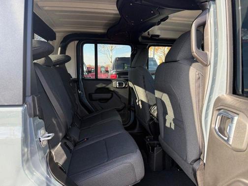 2026 Jeep Gladiator Sport S