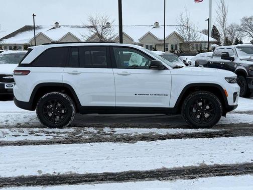 2025 Jeep Grand Cherokee Altitude