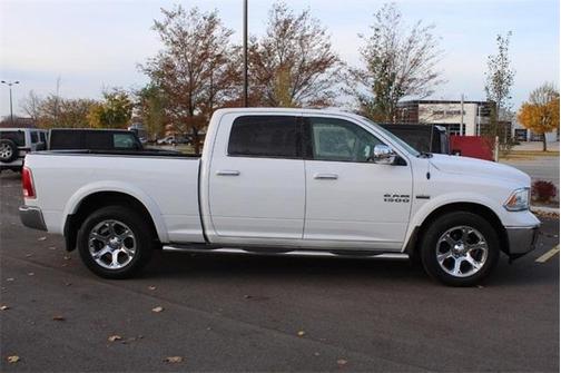 Photo 2 of 24 of 2016 RAM 1500 Laramie