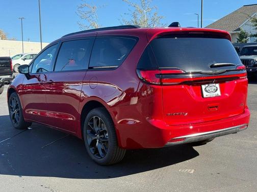 2026 Chrysler Pacifica L