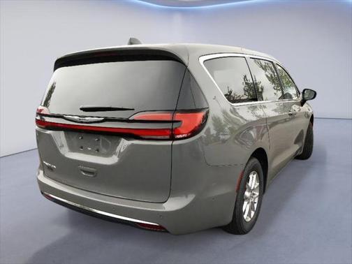 2025 Chrysler Pacifica L