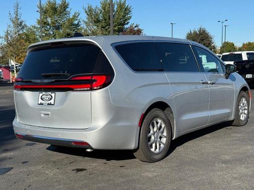 2026 Chrysler Pacifica L