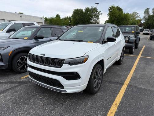 Bright White Clearcoat 2025 Jeep Compass Limited
