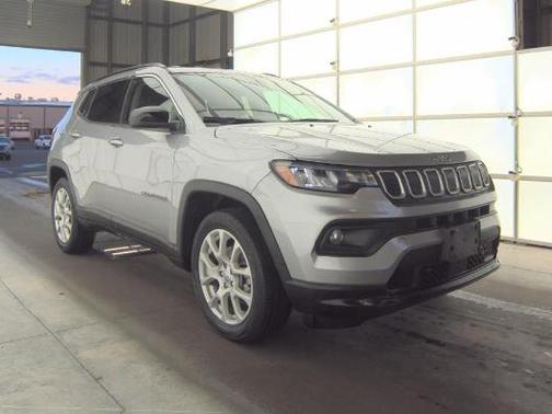 2022 Jeep Compass Latitude Lux