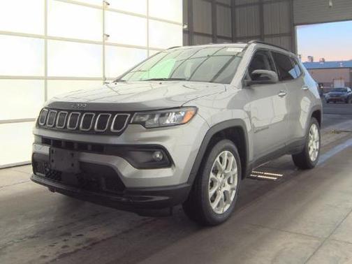 2022 Jeep Compass Latitude Lux