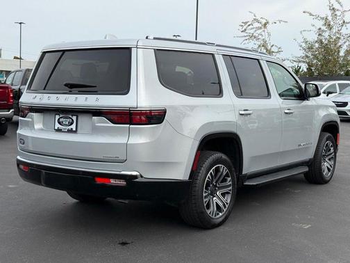 2022 Jeep Wagoneer Series III 4x4