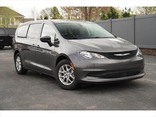 2022 Chrysler Voyager LX