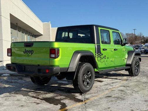 2026 Jeep Gladiator Sport