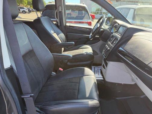Granite Pearlcoat 2020 Dodge Grand Caravan SXT