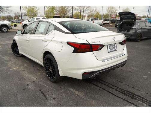 2022 Nissan Altima SR Intelligent AWD