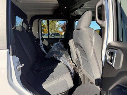 2026 Jeep Gladiator Sport S