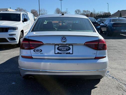 2017 Volkswagen Passat 1.8T SEL Premium