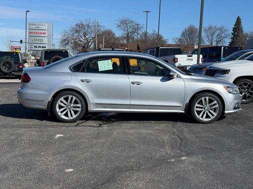 2017 Volkswagen Passat 1.8T SEL Premium