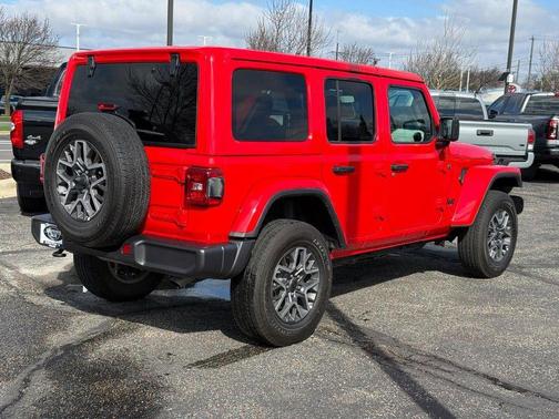 2025 Jeep Wrangler 4-Door Sahara 4x4