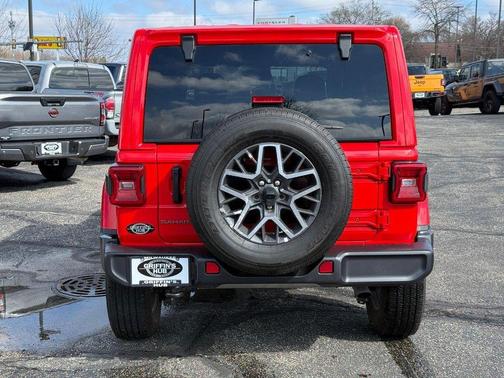 2025 Jeep Wrangler 4-Door Sahara 4x4