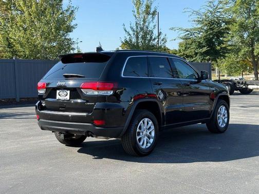 2022 Jeep Grand Cherokee Laredo