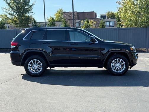 2022 Jeep Grand Cherokee Laredo