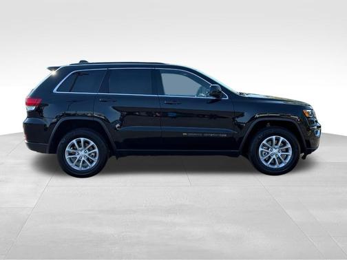 2022 Jeep Grand Cherokee Laredo