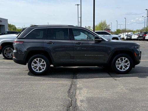 Baltic Gray Metallic Clearcoat 2022 Jeep Grand Cherokee Limited