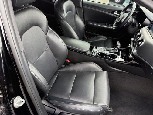 2021 Kia Stinger GT-Line