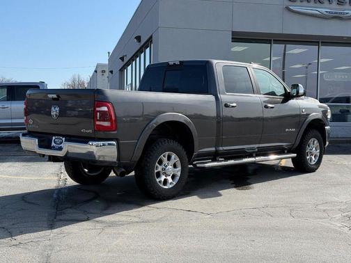 2020 RAM 2500 Laramie Crew Cab 4X4 6'4' Box