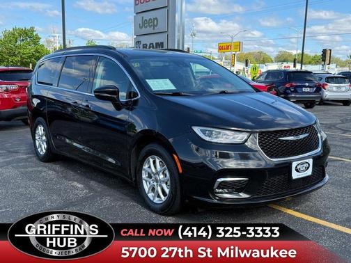 Brilliant Black Crystal Pearlcoat 2022 Chrysler Pacifica Touring L