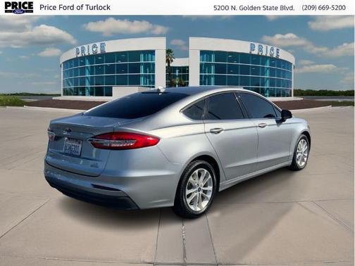 ICONIC SILVER 2020 Ford Fusion SE