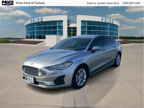ICONIC SILVER 2020 Ford Fusion SE