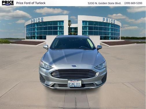 ICONIC SILVER 2020 Ford Fusion SE