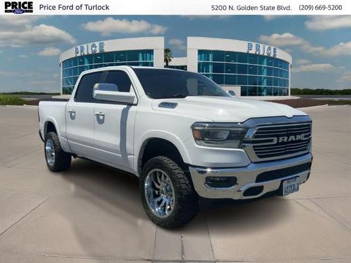 Bright White Clearcoat 2022 RAM 1500 LARAMIE