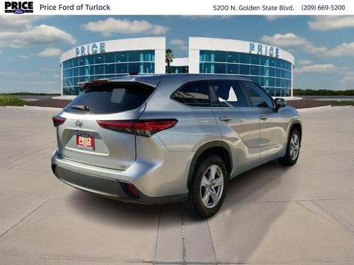 2023 Toyota Highlander LE